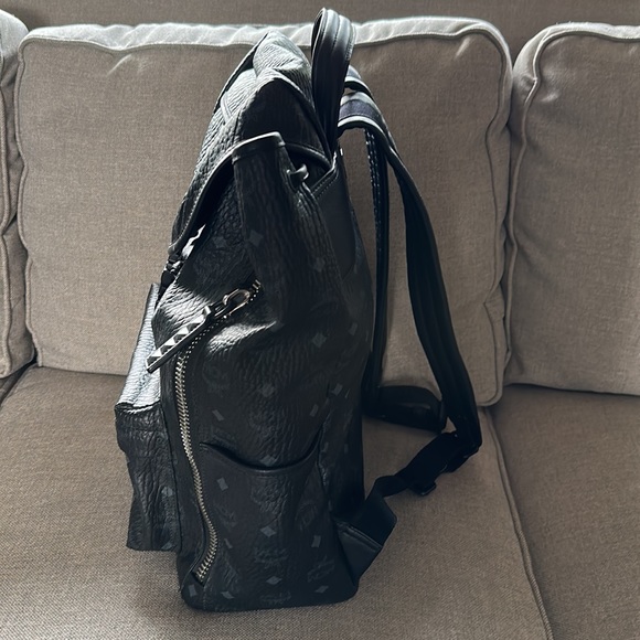 Black MCM backpack - Picture 4 of 5